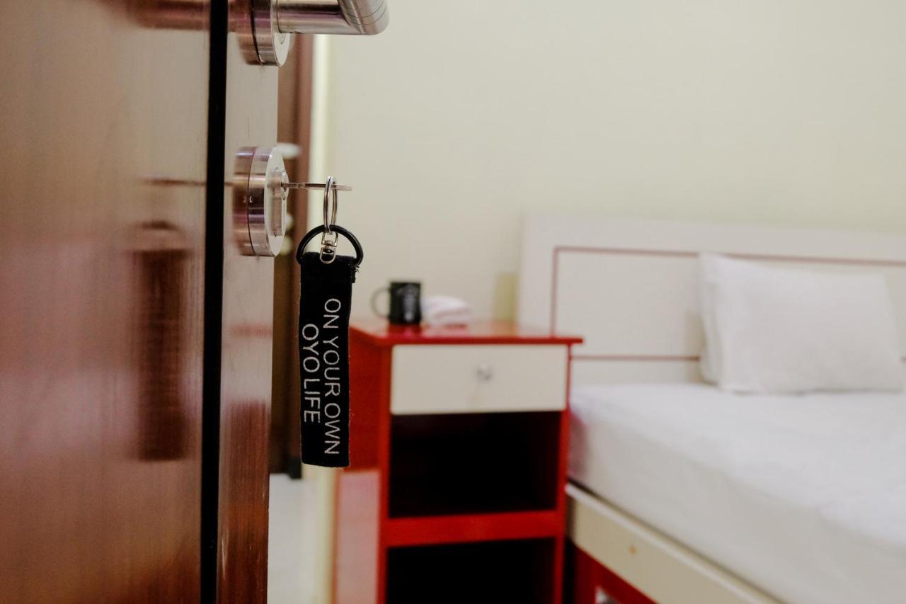 Zulfina Homestay Syariah Mitra Reddoorz Banyuwangi  Exterior photo